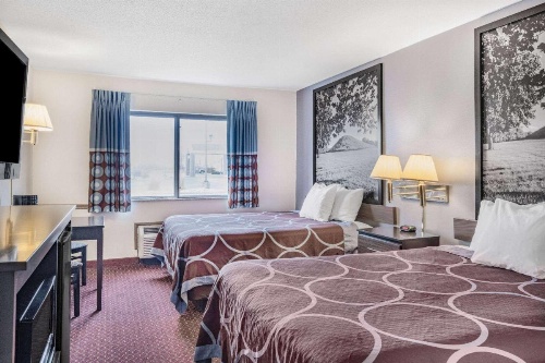 Super 8 by Wyndham Danville image 16