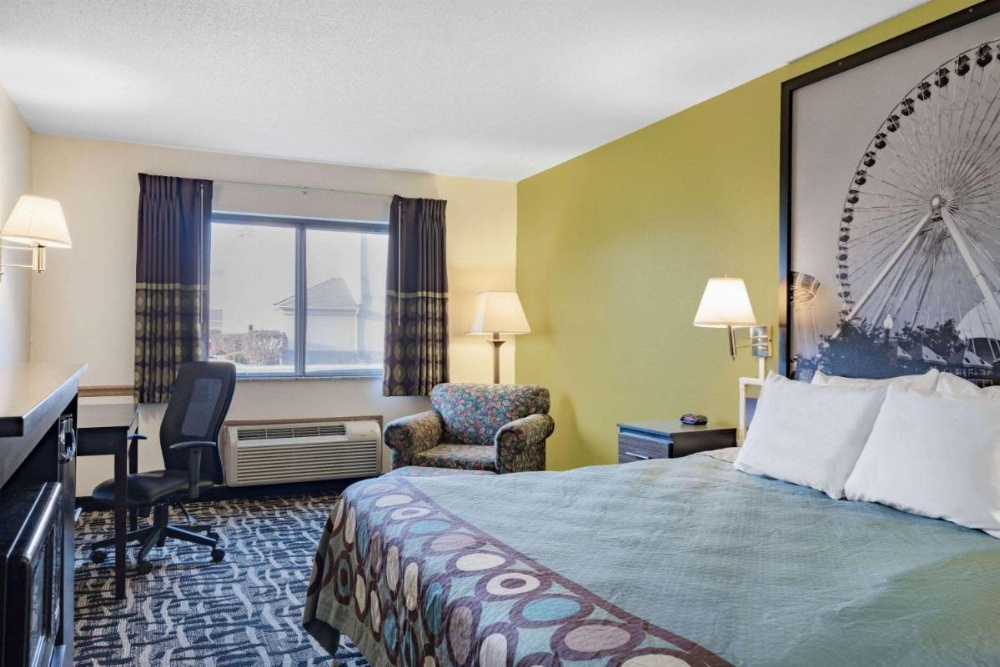 Super 8 by Wyndham Danville Image 21