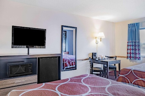 Super 8 by Wyndham Danville image 25