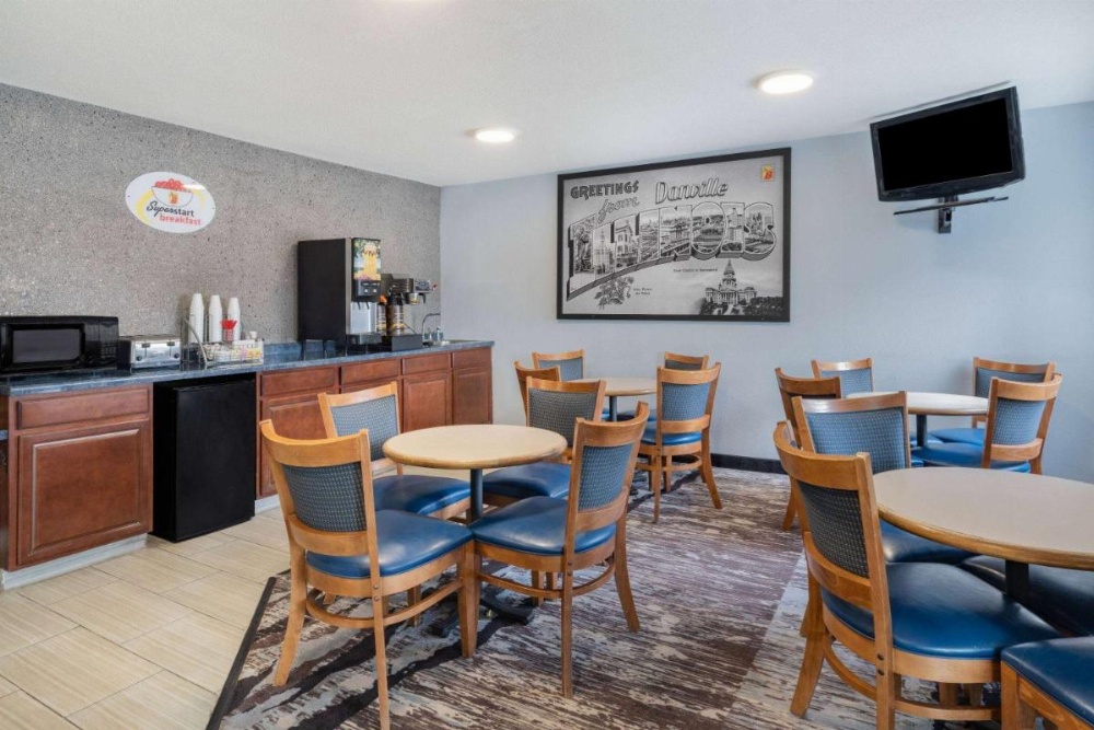 Super 8 by Wyndham Danville Image 32