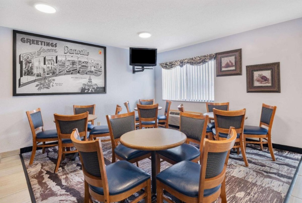 Super 8 by Wyndham Danville Image 33